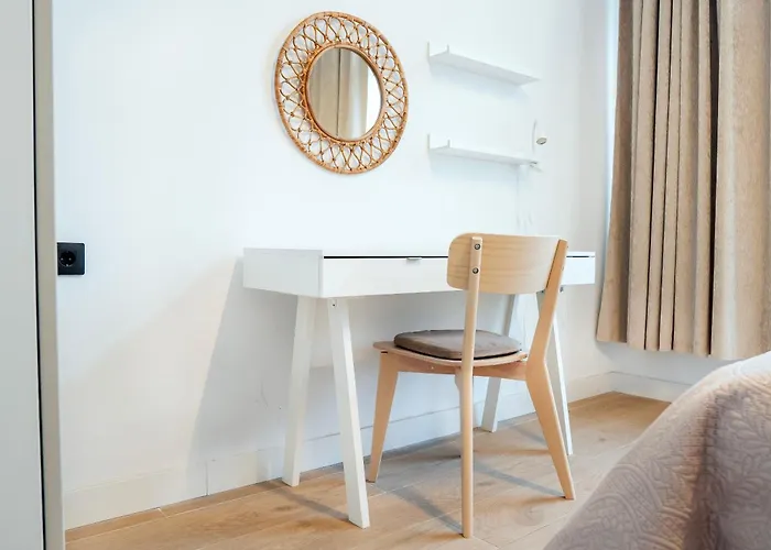 Trendy Apartment With A Heated Pool And Near Aqualand, 1A