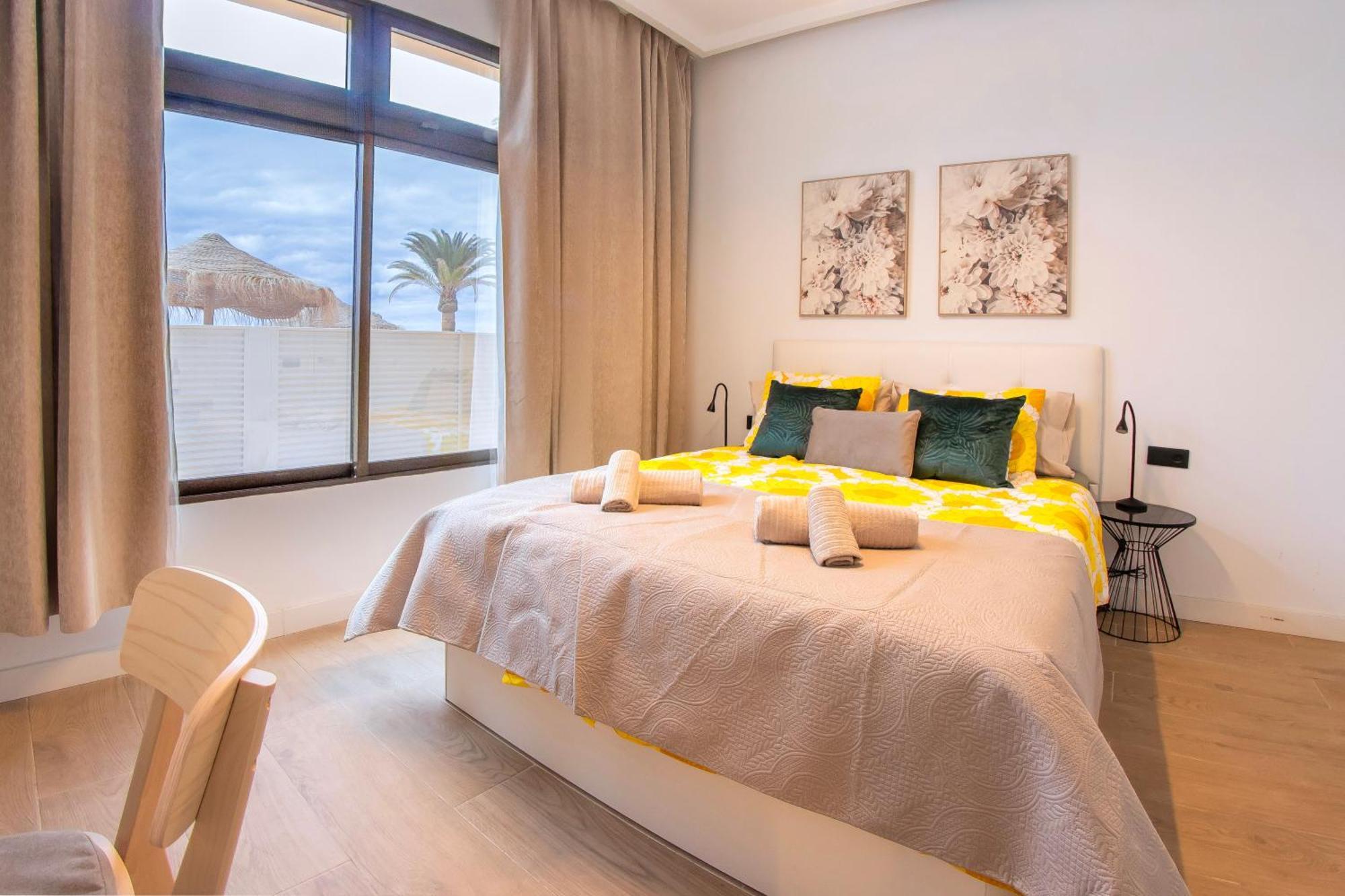 Trendy With A Heated Pool And Near Aqualand, 1a