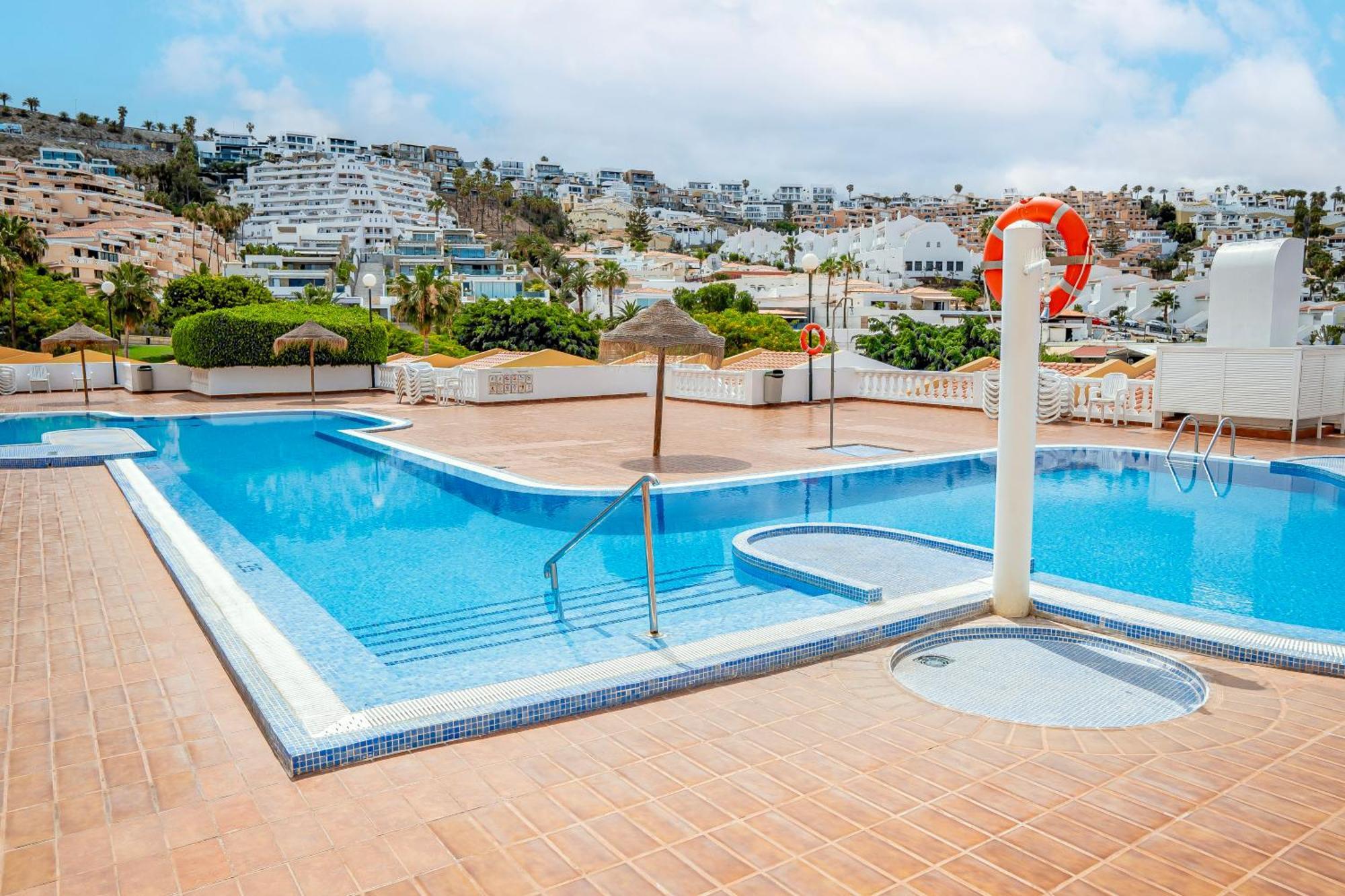 Trendy With A Heated Pool And Near Aqualand, 1a *