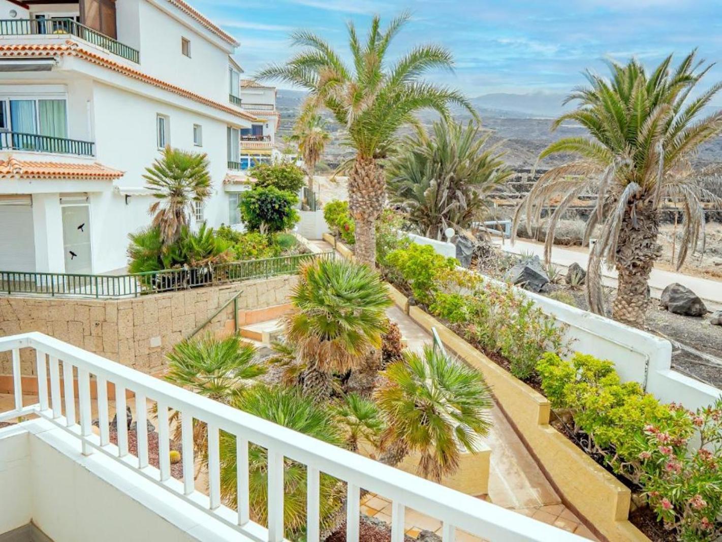 Trendy With A Heated Pool And Near Aqualand, 1a Costa Adeje (Tenerife)